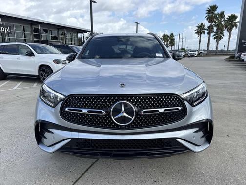 2025 Mercedes-Benz GLC 300 