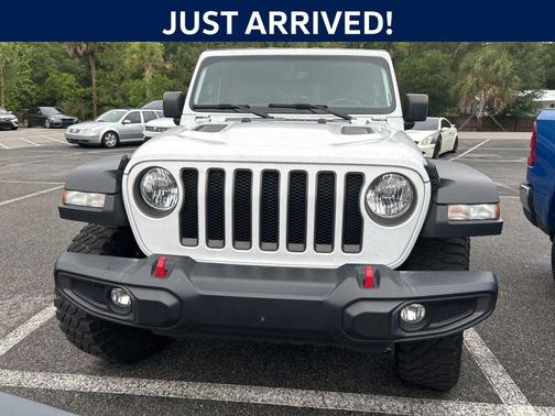 Bright White Clearcoat 2023 Jeep Wrangler Rubicon