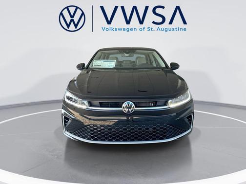 Deep Black Pearl 2026 Volkswagen Jetta 1.4T SE