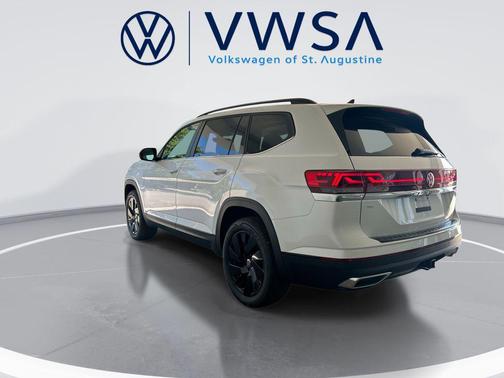 opal white pearl 2026 Volkswagen Atlas 2.0T SE w/Technology