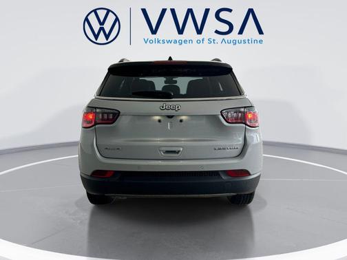 Silver Zynith Metallic Clearcoat 2024 Jeep Compass Limited
