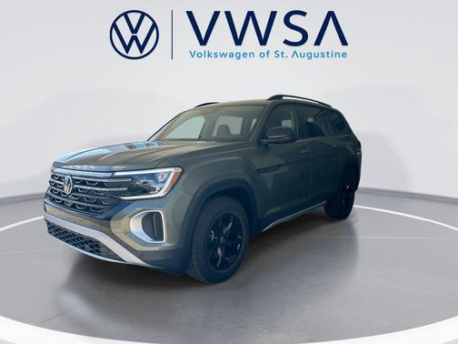 avocado green pearl 2026 Volkswagen Atlas Peak Edition
