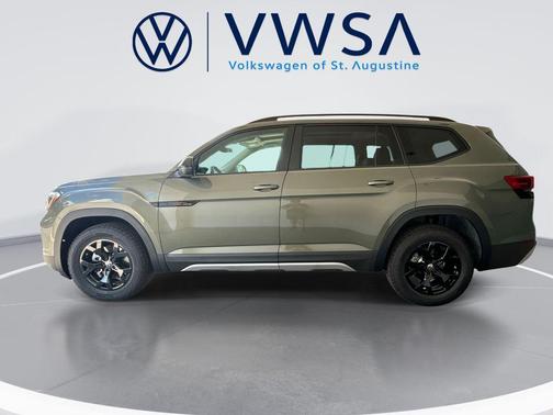 avocado green pearl 2026 Volkswagen Atlas Peak Edition