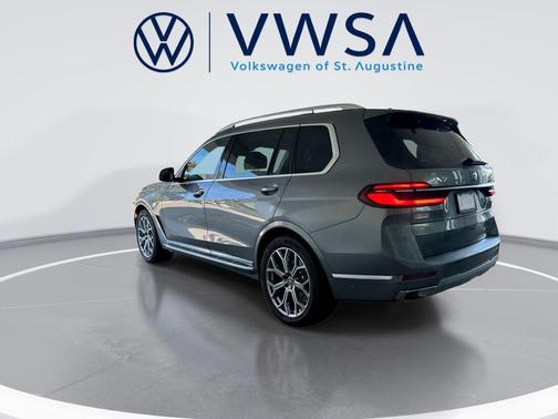 2025 BMW X7 xDrive40i