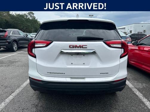 Summit White 2024 GMC Terrain SLE