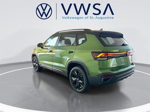 2026 Volkswagen Taos SE Black