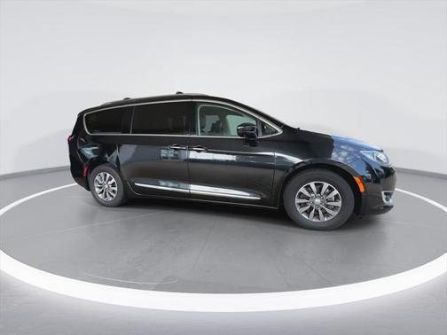 2019 Chrysler Pacifica Touring-L Plus