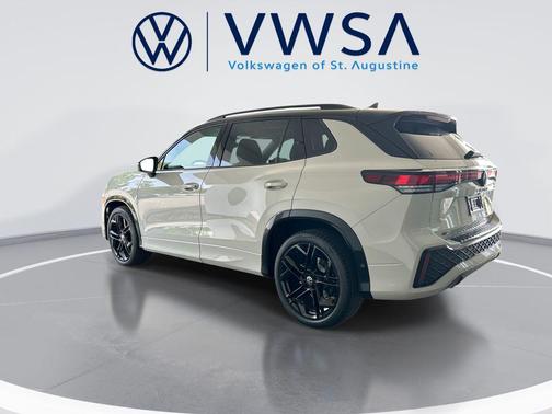 Sandstone with Deep Black Roof 2026 Volkswagen Tiguan 2.0T SE R-Line Black