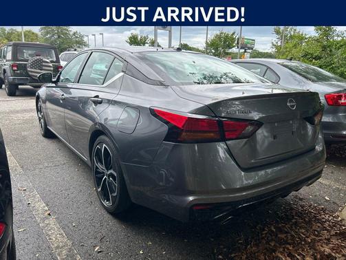 Gun Metallic 2024 Nissan Altima SR FWD