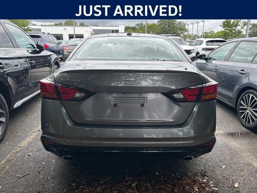 Gun Metallic 2024 Nissan Altima SR FWD
