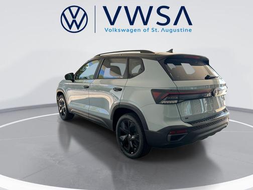Monument Gray w/Dp Blk Rf 2026 Volkswagen Taos SE Black