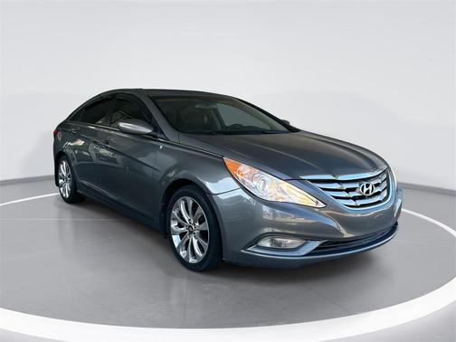 2013 Hyundai SONATA SE