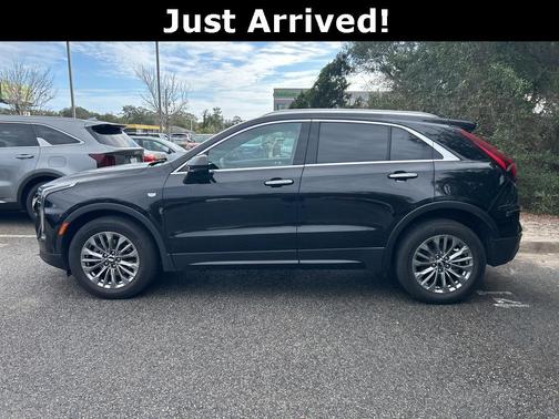 2025 Cadillac XT4 Premium Luxury