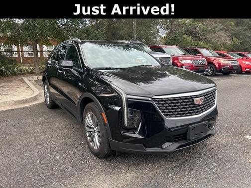 2025 Cadillac XT4 Premium Luxury