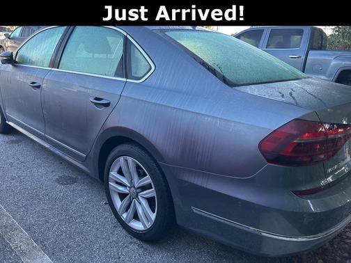2017 Volkswagen Passat 1.8T SEL Premium