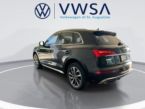 Mythos Black Metallic 2024 Audi Q5 45 S line Premium Plus