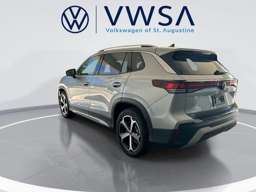 Pyrite Silver Metallic 2026 Volkswagen Tiguan 2.0T SE