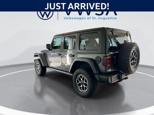Granite Crystal Metallic Clearcoat 2024 Jeep Wrangler Rubicon