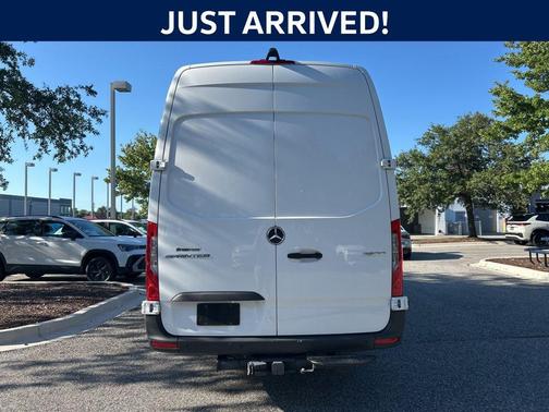 Arctic White 2024 Mercedes-Benz Sprinter 2500 High Roof