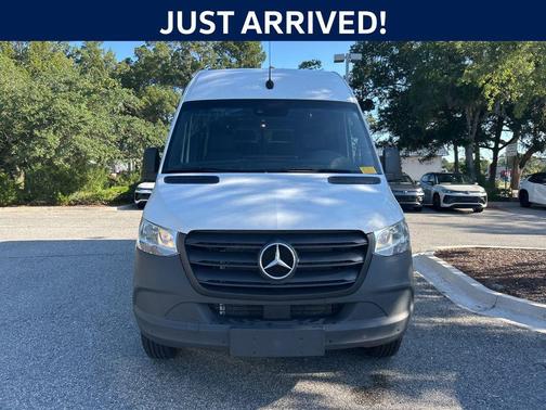 Arctic White 2024 Mercedes-Benz Sprinter 2500 High Roof