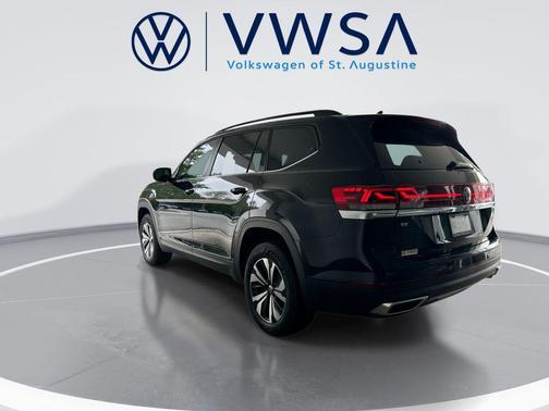Deep Black Pearl 2024 Volkswagen Atlas 2.0T SE