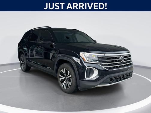 Deep Black Pearl 2024 Volkswagen Atlas 2.0T SE