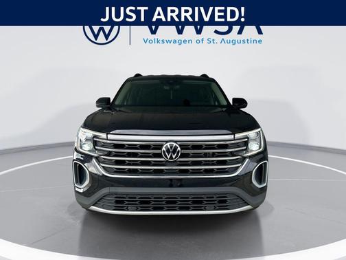 Deep Black Pearl 2024 Volkswagen Atlas 2.0T SE