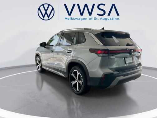 Pyrite Silver Metallic 2026 Volkswagen Tiguan 2.0T SE