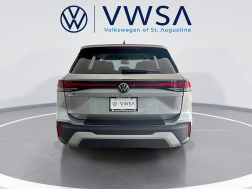Pyrite Silver Metallic 2026 Volkswagen Tiguan 2.0T SE