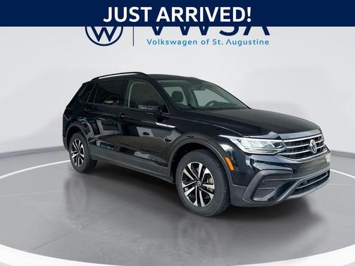 Deep Black Pearl 2022 Volkswagen Tiguan 2.0T S 4MOTION