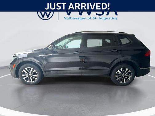 Deep Black Pearl 2022 Volkswagen Tiguan 2.0T S 4MOTION