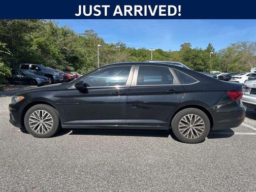 Black Uni 2021 Volkswagen Jetta 1.4T SE