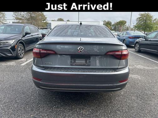 Platinum Gray Metallic 2019 Volkswagen Jetta 1.4T SE