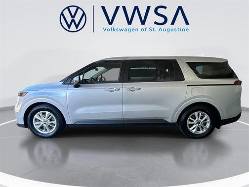 2023 Kia Carnival LX