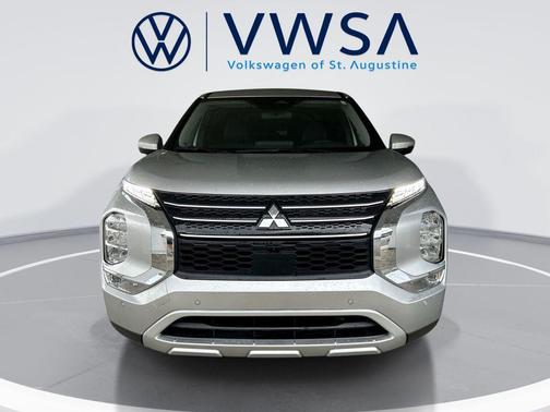 Alloy Silver Metallic 2024 Mitsubishi Outlander SE 2.5 2WD