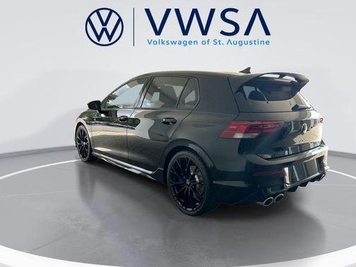Mythos Black Metallic 2026 Volkswagen Golf R 2.0T DSG