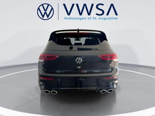 Mythos Black Metallic 2026 Volkswagen Golf R 2.0T DSG