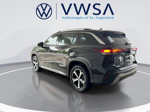 Deep Black Pearl 2026 Volkswagen Tiguan 2.0T SE 4MOTION