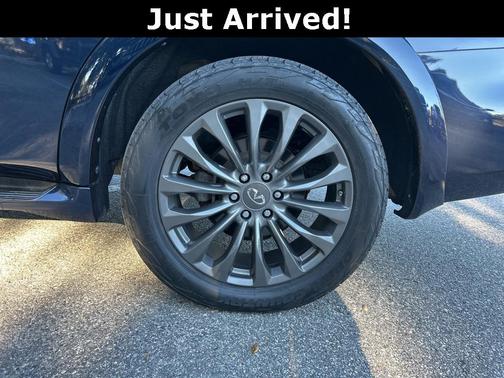 2017 INFINITI QX80 Base