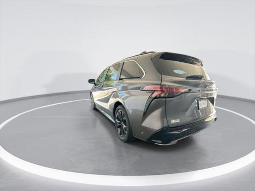 2022 Toyota Sienna XSE 7 Passenger
