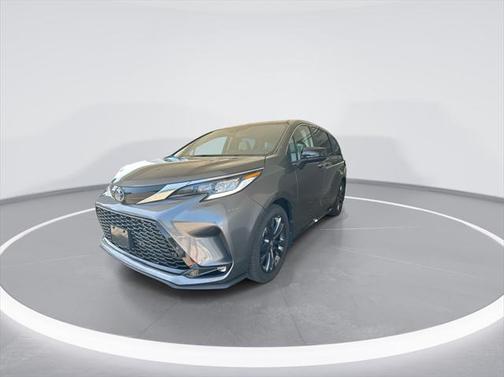 2022 Toyota Sienna XSE 7 Passenger