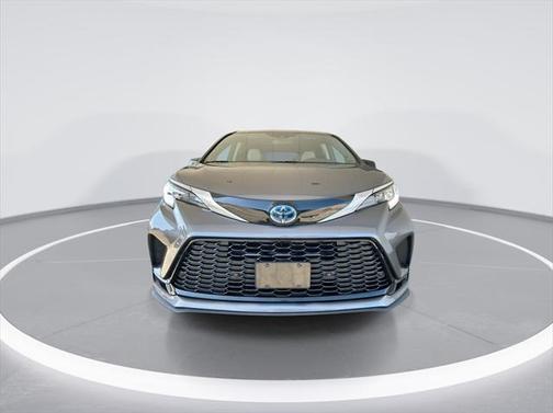 2022 Toyota Sienna XSE 7 Passenger