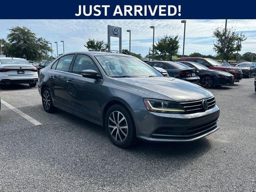 Platinum Gray Metallic 2018 Volkswagen Jetta 1.4T SE