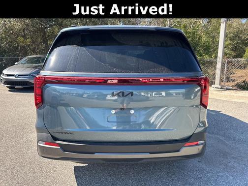 2025 Kia Carnival SX