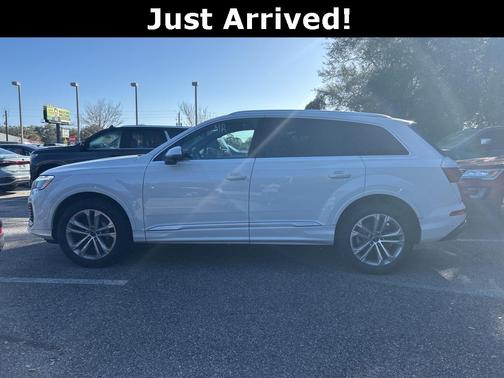 2025 Audi Q7 55 Premium Plus