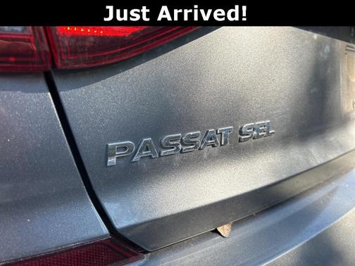 2017 Volkswagen Passat 1.8T SEL Premium