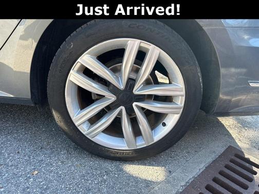 2017 Volkswagen Passat 1.8T SEL Premium