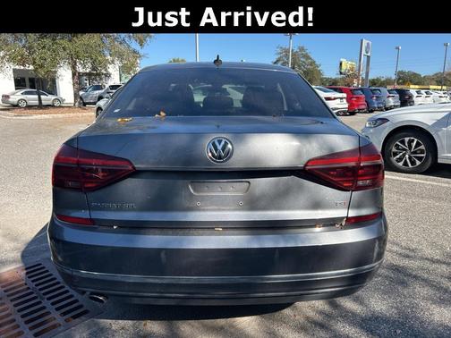 2017 Volkswagen Passat 1.8T SEL Premium