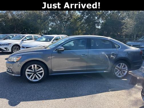 2017 Volkswagen Passat 1.8T SEL Premium