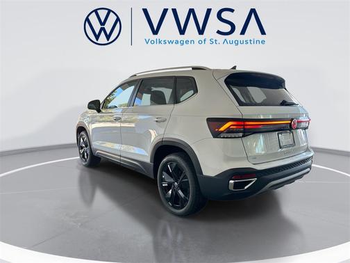 2026 Volkswagen Taos SE